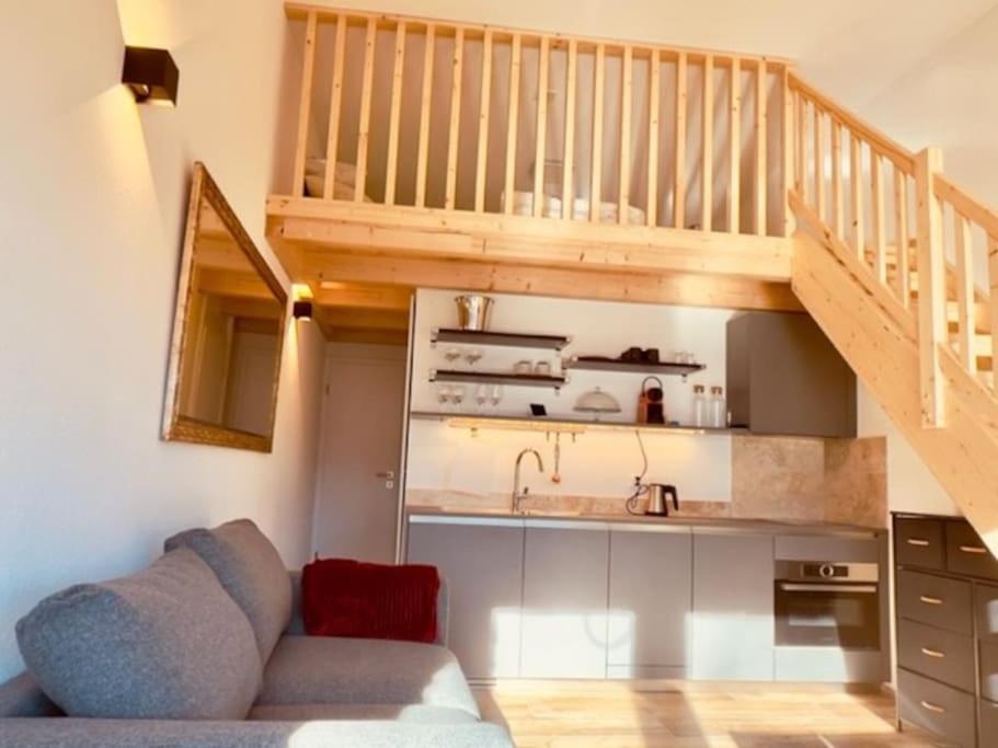 Chic Small New Apartment Up To 4 People, Pets Allowed Lens Exterior photo