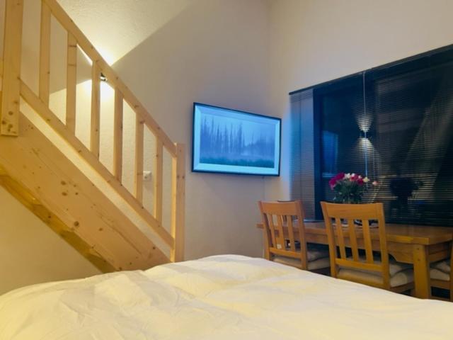 Chic Small New Apartment Up To 4 People, Pets Allowed Lens Exterior photo