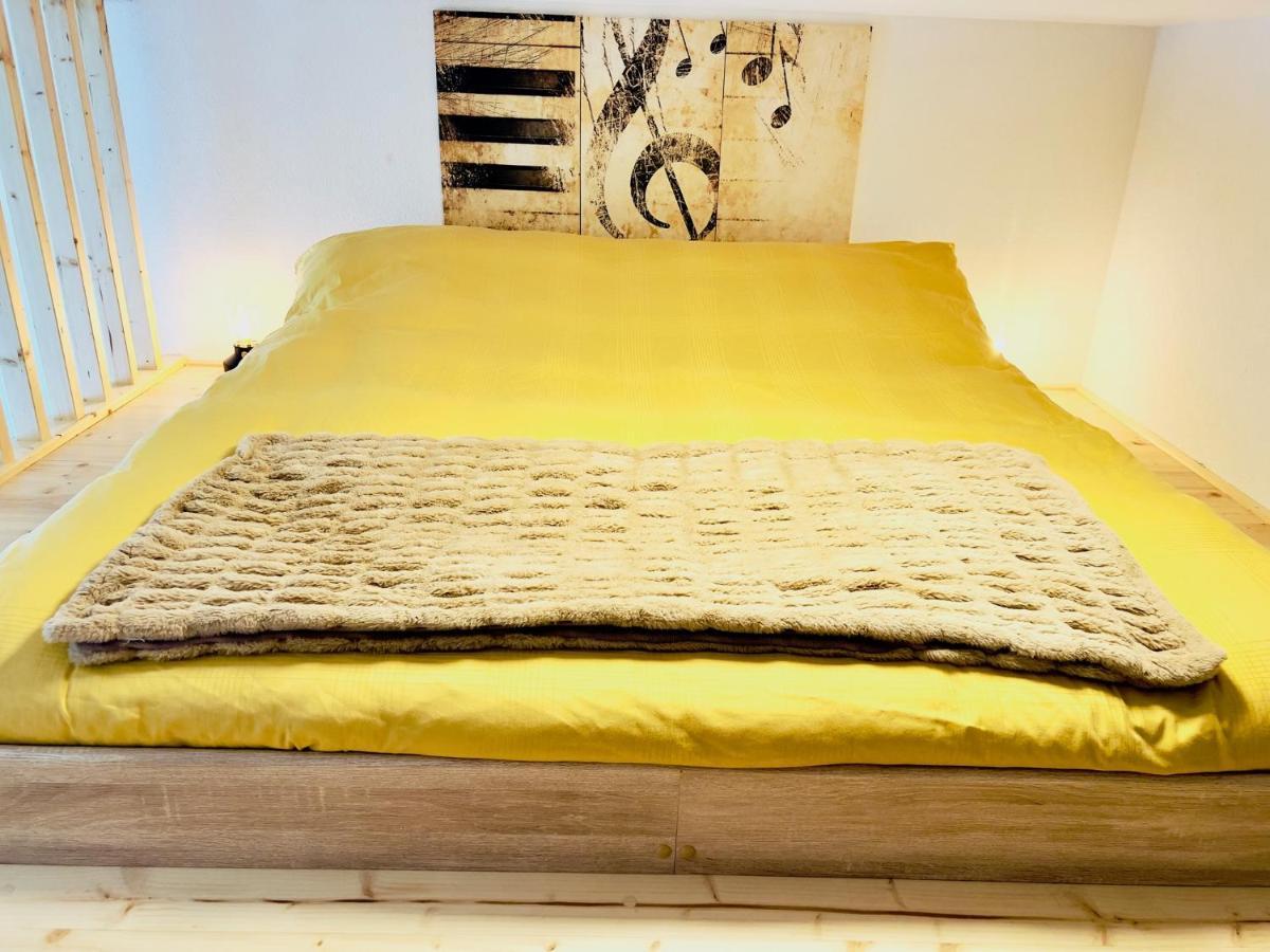 Chic Small New Apartment Up To 4 People, Pets Allowed Lens Exterior photo